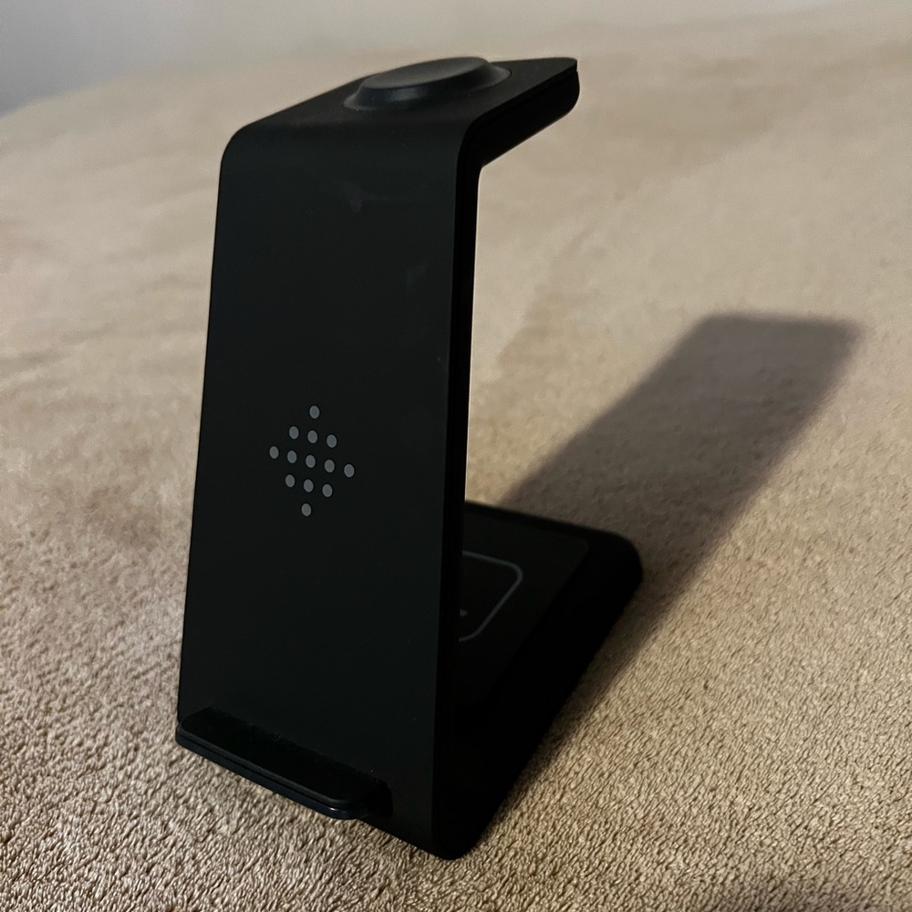 Sleek, Minimalist Black 3-in-1 Apple Charger - Brand New In Box!